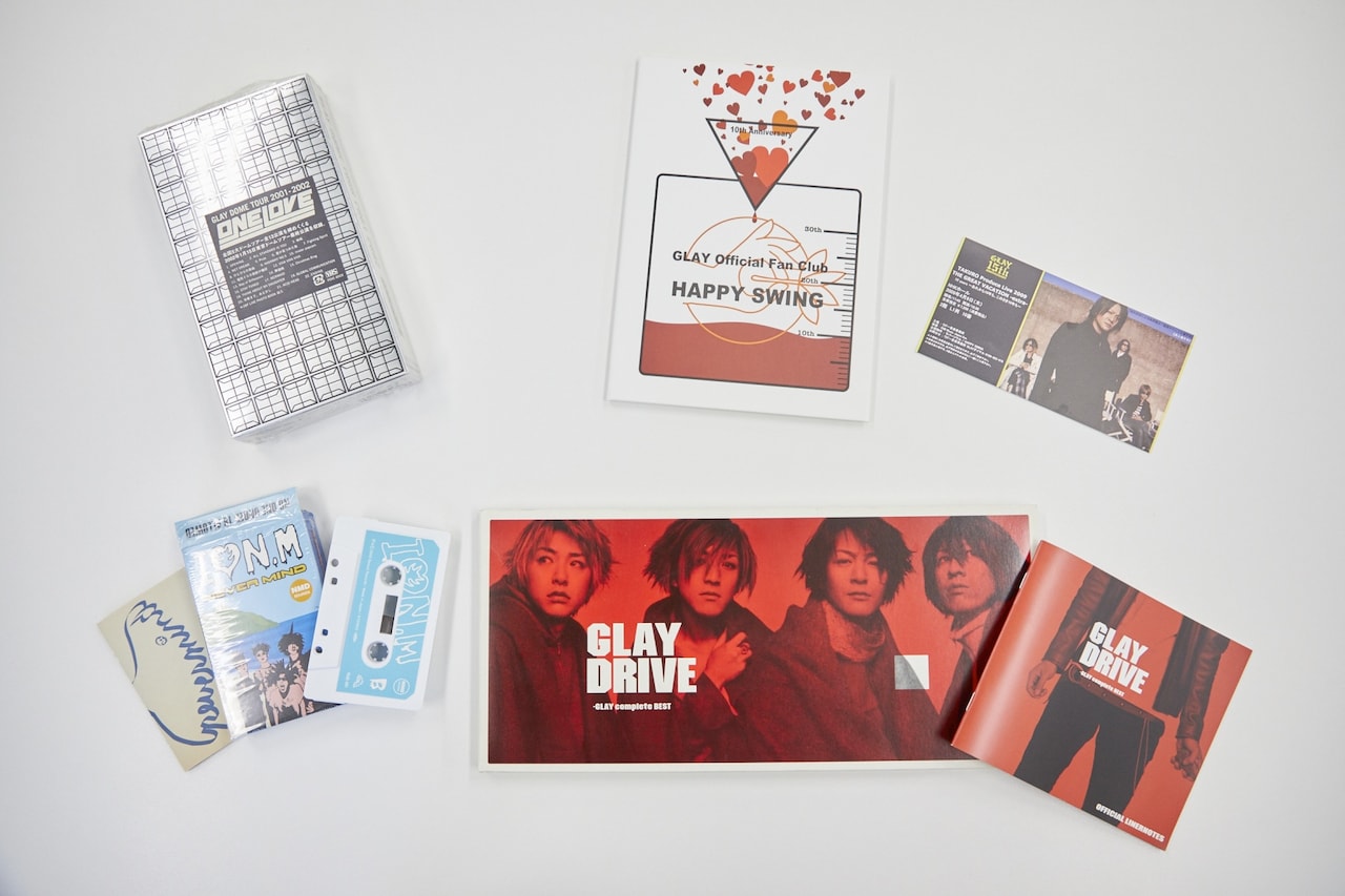 左上が「GLAY DOME TOUR 2001-2002 ONE LOVE」のライブビデオ。