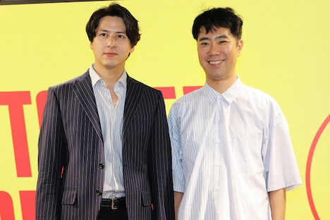 左から伊礼彼方、藤井隆。