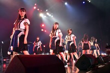 「夢幻歌劇」を披露する桜エビ～ずといぎなり東北産。