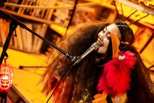 中納良恵（Vo）（撮影：藤井拓）