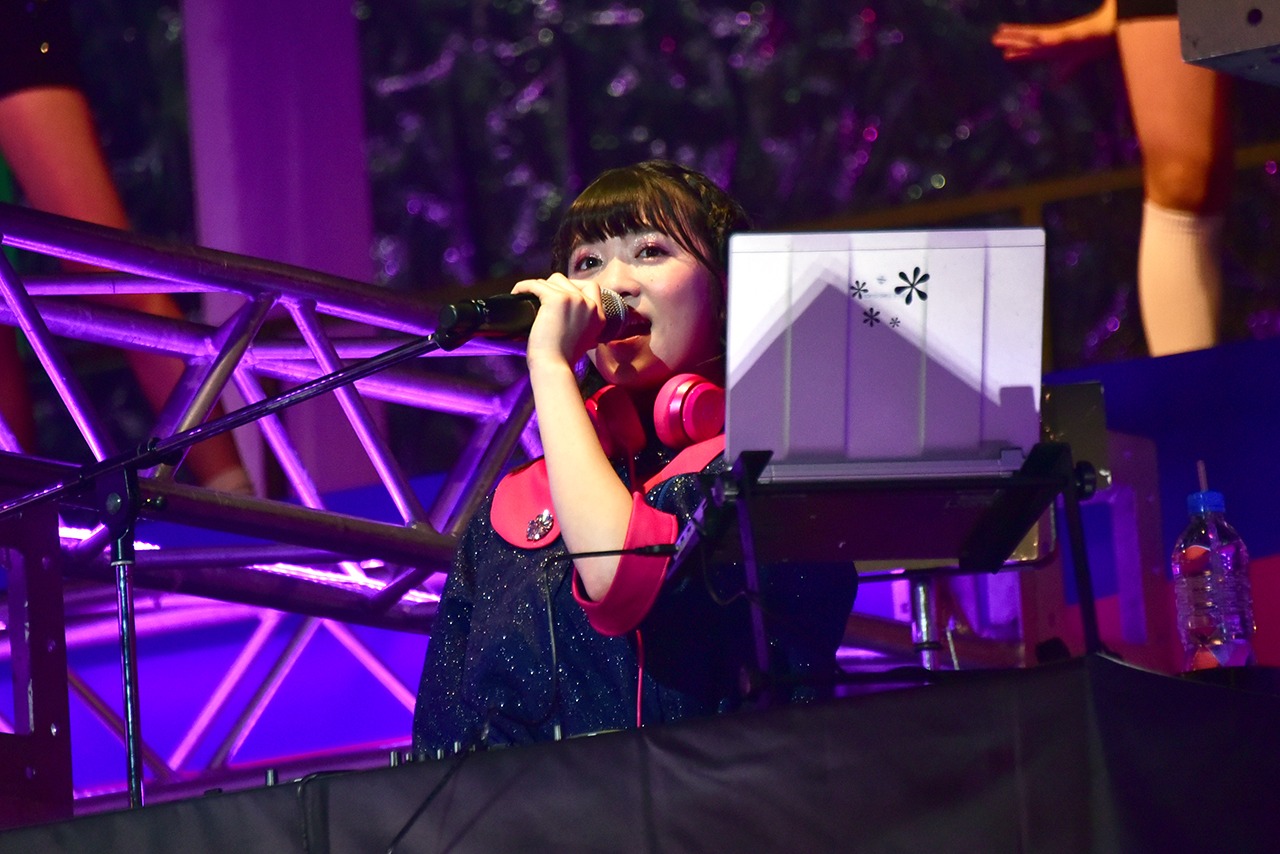 新井ひとみ