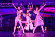 「東京女子流 CONCERT*07『10年目のはじまり』」の様子。