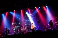 「お口ぽかーん！LAST TOUR ～寝ても覚めてもねごとじゃナイト～」東京・LIQUIDROOM公演の様子。（Photo by AZUSA TAKADA）