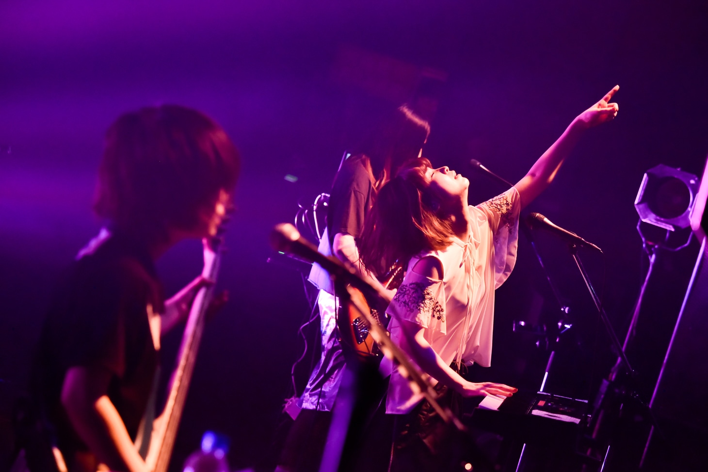 「お口ぽかーん！LAST TOUR ～寝ても覚めてもねごとじゃナイト～」東京・LIQUIDROOM公演の様子。（Photo by AZUSA TAKADA）