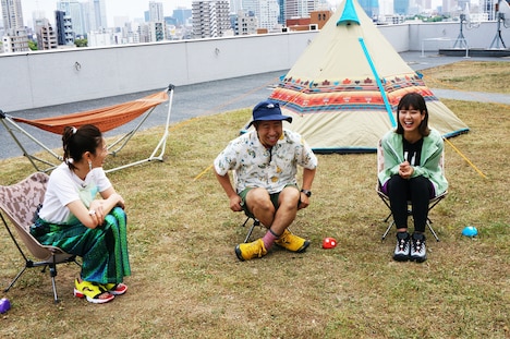 左から片瀬那奈、澤部佑、桝田沙也香。