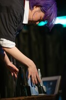 ステージにメトロノームを並べる理紗。