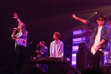 FLOWと杉本雄治（WEAVER）のコラボの様子。（撮影：石原汰一）