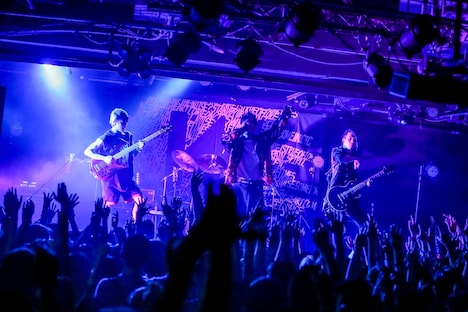 THE ORAL CIGARETTES（Photo by Viola Kam [V'z Twinkle Photography］）