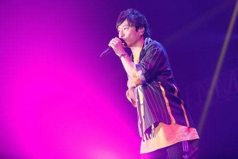 岡野昭仁（ポルノグラフィティ）（撮影：山川哲矢）