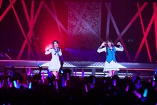 左からM・A・O、佐倉薫。（撮影：中村ユタカ）