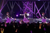 「SUPER RESULT BEAT vol.1」を披露する福原綾香、山本彩乃、新田恵海。（撮影：中村ユタカ）