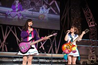 ライブ初参加の東城日沙子（左）と花井美春（右）。（撮影：中村ユタカ）