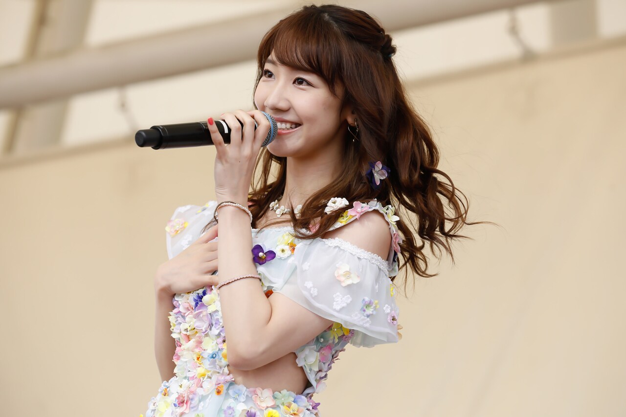 AKB48、晴天のもと「梅雨を吹き飛ばせ」イベントで5曲歌唱