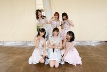 AKB48「梅雨を吹き飛ばせ」の様子。(c)AKS