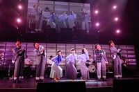 s**t kingzとPerfumeのコラボの様子。（撮影：上山陽介）