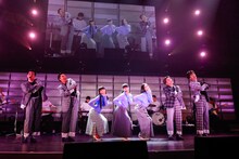 s**t kingzとPerfumeのコラボの様子。（撮影：上山陽介）