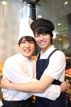 パン屋のユースケとタカシ。