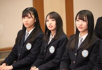 「STU48 イ申（いもうす）テレビ シーズン5」よりサプライズ発表の様子。(c)東北新社