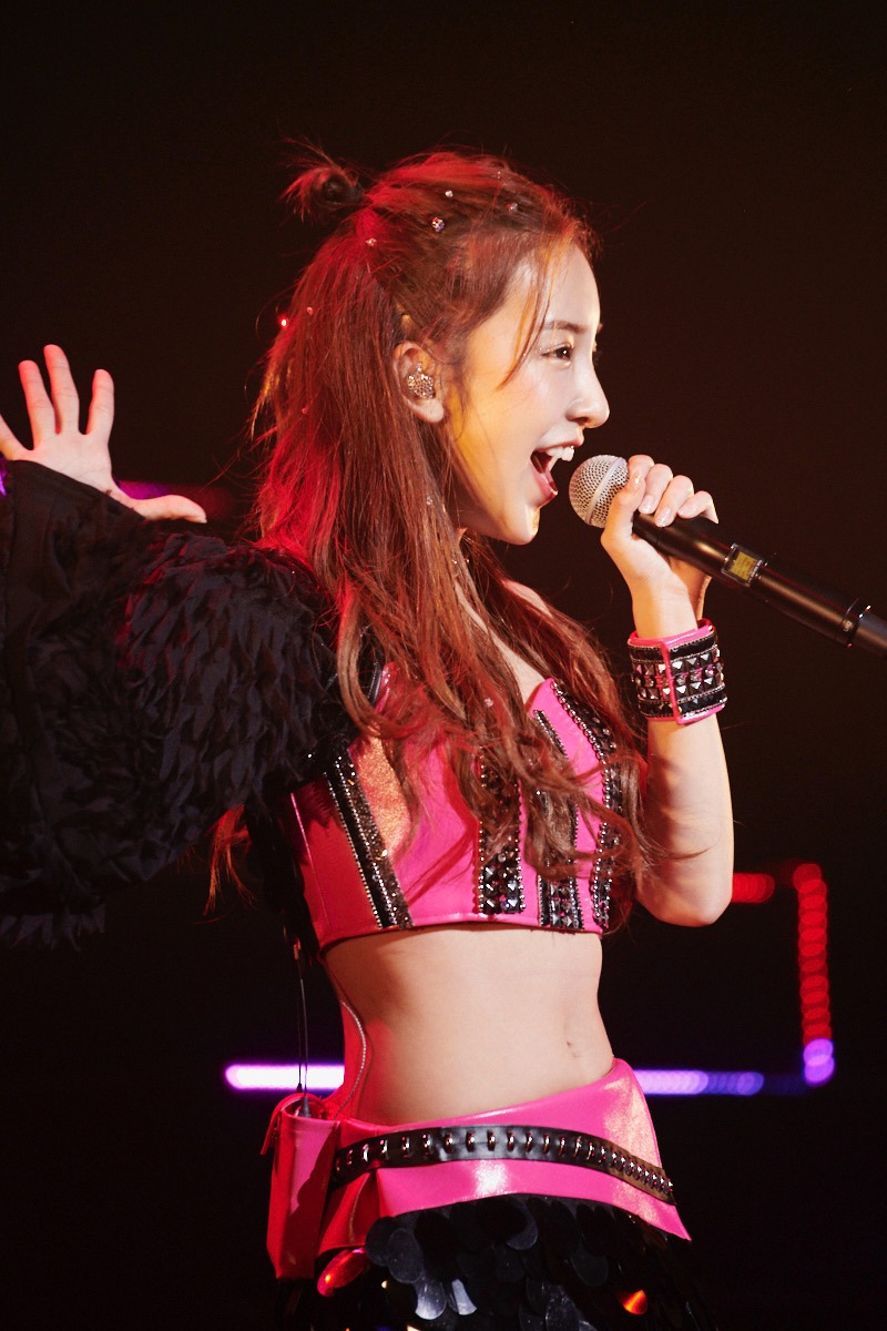 板野友美