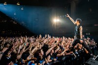 MIYAVI「Japan Tour 2019 "THE OTHER SIDE"」北海道・Zepp Sapporo公演の様子。（Photo by Yusuke Okada）