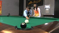 坂口渚沙「なぎさのミライ！ドライブ！ティービー」ビリヤード編のワンシーン。(c)UHB