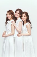 人気画像8位は「乃木坂46、メンバー総出演の『真夏の全国ツアー』公式ブック発売決定」より、「N46MODE vol.1」ビジュアル。