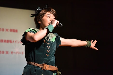 「I'm Flying」を披露する吉柳咲良。