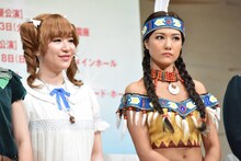 左から河西智美、宮澤佐江。