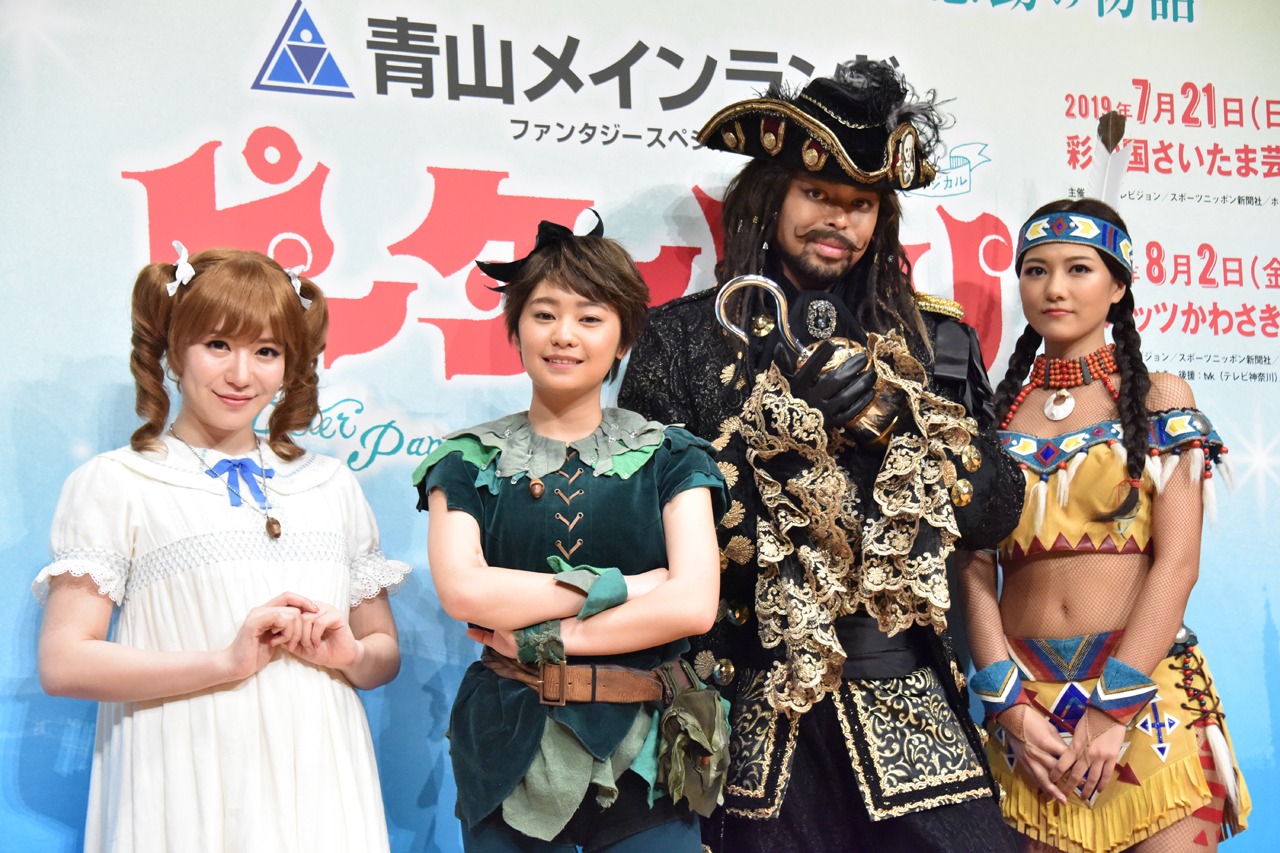 左から河西智美、吉柳咲良、EXILE NESMITH、宮澤佐江。