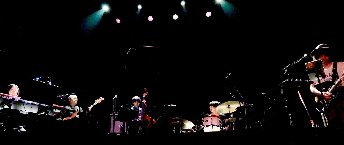 細野晴臣「Haruomi Hosono Gramercy Theatre」5月29日アメリカ ニューヨーク Gramercy Theatre公演の様子。 （Photo by M.Handa）