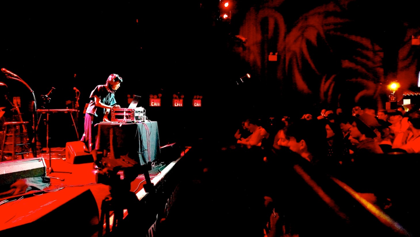 細野晴臣「Haruomi Hosono Gramercy Theatre」5月28日アメリカ ニューヨーク Gramercy Theatre公演にDJとして出演した本田ゆか。 （Photo by M.Handa）