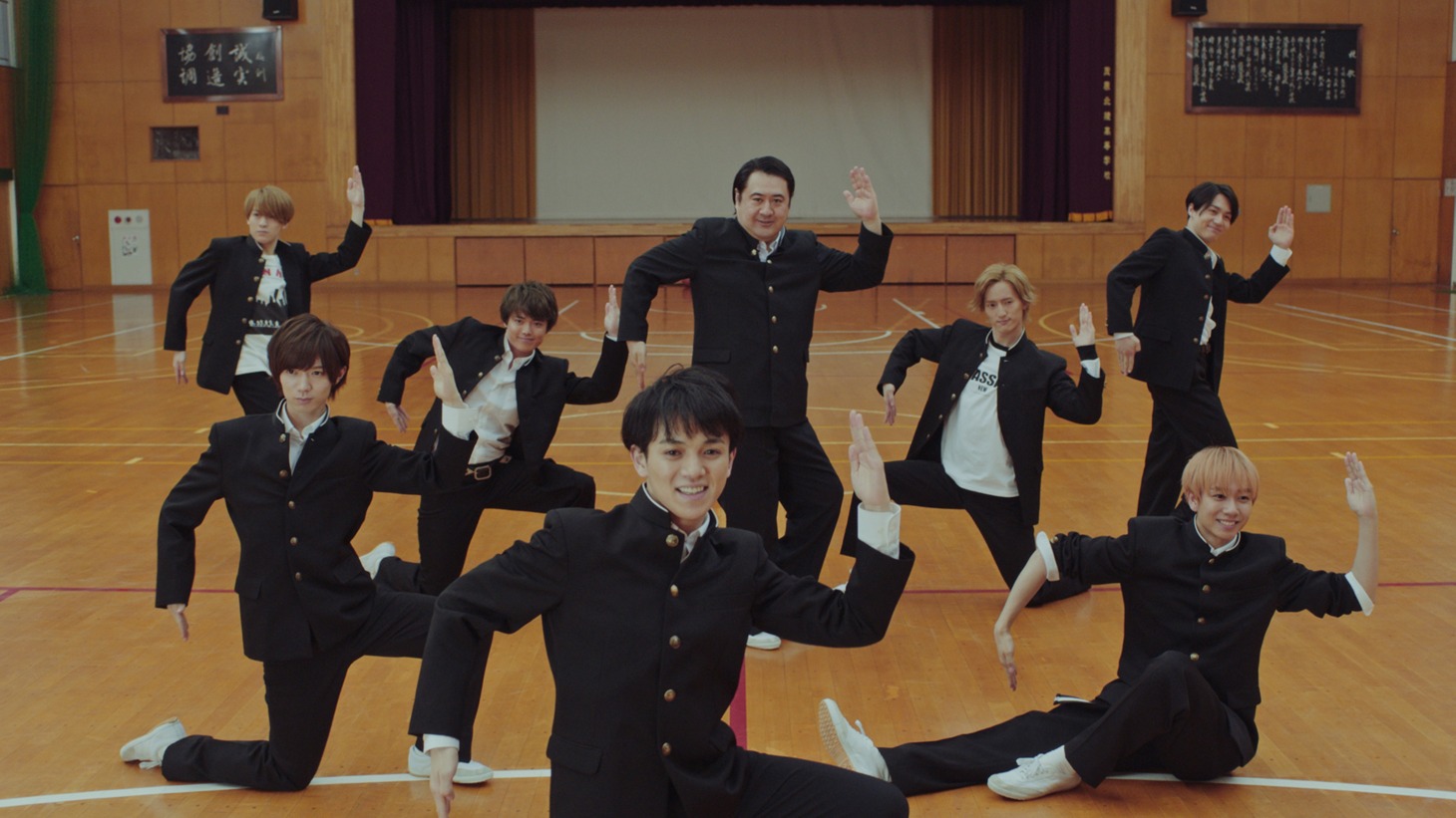 「オランジーナ100」のWeb動画「朝から青春」編より。
