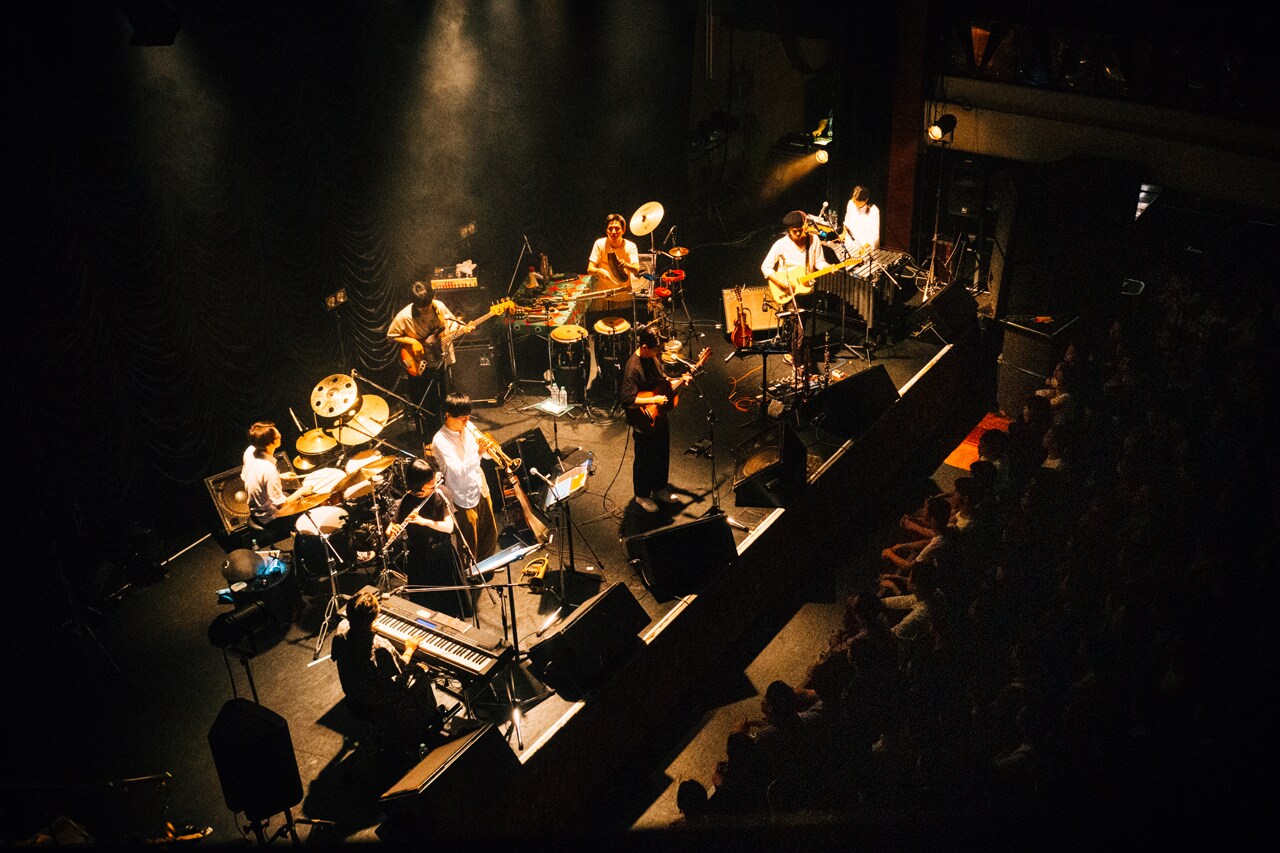 「折坂悠太 Oneman Live 2019」東京・東京キネマ倶楽部公演の様子。（撮影：タイコウクニヨシ）