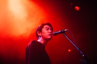 折坂悠太（撮影：タイコウクニヨシ）