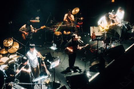 「折坂悠太 Oneman Live 2019」東京・東京キネマ倶楽部公演の様子。（撮影：タイコウクニヨシ）