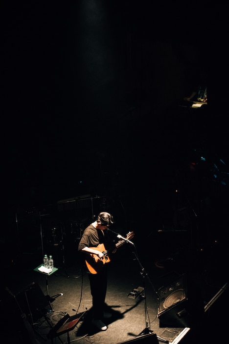 折坂悠太（撮影：タイコウクニヨシ）