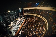 「折坂悠太 Oneman Live 2019」東京・東京キネマ倶楽部公演の様子。（撮影：タイコウクニヨシ）