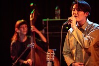 「折坂悠太 Oneman Live 2019」大阪・Shangri-La公演の様子。（撮影：齊藤真吾）