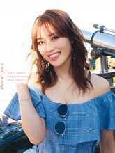 守屋茜「潜在意識」HMV・Loppi版表紙（撮影：桑島智輝）