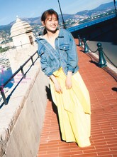 守屋茜「潜在意識」楽天BOOKS版表紙（撮影：桑島智輝）