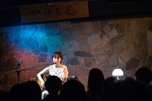 湯木慧ワンマンライブ「誕生～始まりの心実～」の様子。（撮影：小嶋文子）