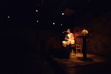 湯木慧ワンマンライブ「誕生～始まりの心実～」の様子。（撮影：小嶋文子）