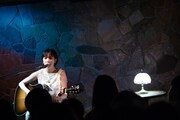 湯木慧ワンマンライブ「誕生～始まりの心実～」の様子。（撮影：小嶋文子）