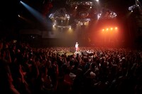 「眉村ちあき 3rdワンマンライブ～東京湾へダイビング！～」の様子。