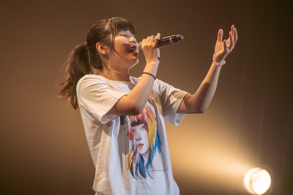 眉村ちあき初のcoast単独公演 00人の目を見て熱唱し東京湾へダイブ ライブレポート 写真26枚 音楽ナタリー