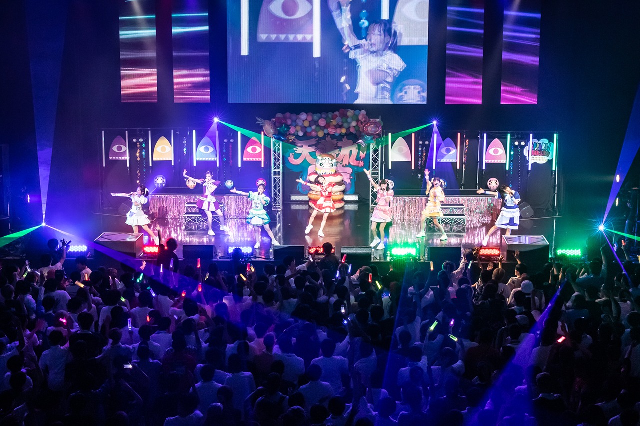 天晴れ！原宿の全国ツアーファイナル公演の様子。（写真提供：キングレコード）