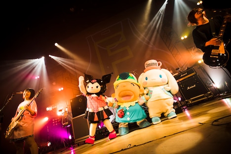 「ヤバイTシャツ屋さん “Tank-top Festival in JAPAN” TOUR 2019 in サンリオピューロランド」の様子。（Photo by Oike Kaori）(c)2019 SANRIO CO., LTD.