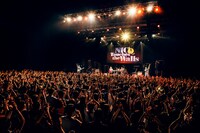 NICO Touches the Walls「NICO Touches the Walls TOUR "MACHIGAISAGASHI '19" -QUIZMASTER-」TOKYO DOME CITY HALL公演の様子。（撮影：岡田貴之）