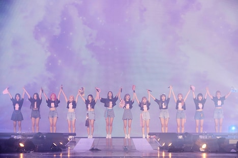 「IZ*ONE 1st Concert『Eyes On Me』inソウル」の様子。 (c)OFF THE RECORD