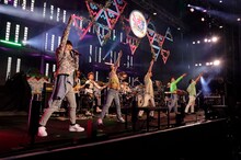 鈴村健一「鈴村健一 満天LIVE 2019 ～ぼくらの前夜祭・ぼくらの後夜祭～」の様子。（撮影：草刈雅之）